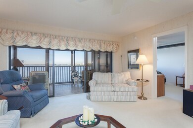 Wide View Living Room