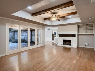 241 Bradford Dr, Hurst, TX 76053 - photo 5