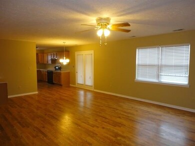 726 West St, Whiteland, IN 46184 - photo 4