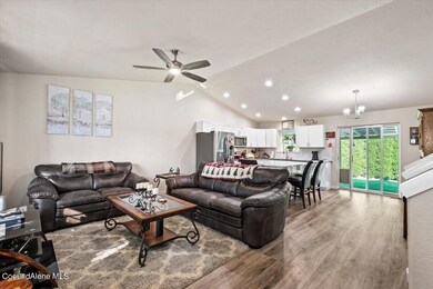 Newly remodeled w/open concept Living