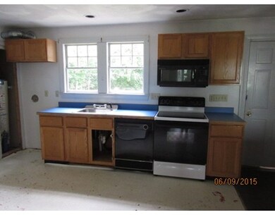 9 Marshall St, Clinton, MA 01510 - photo 6