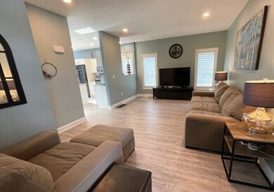 29 Hyde Park Cir, Uxbridge, MA 01569 - photo 3