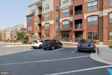 3985 Norton Place unit 304, Fairfax, VA 22030 - photo 2
