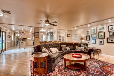 3229 E Lazy Lane Phoenix AZ-large-015-30