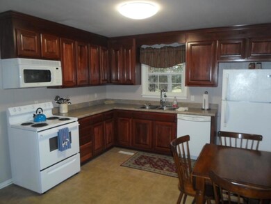 307 Rosemary Ln, Shelbyville, TN 37160 - photo 4