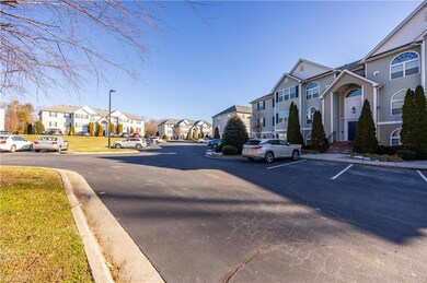 4703 Pennoak Ln unit L, Greensboro, NC 27407 - photo 2