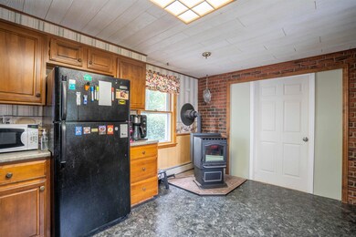 34 Bridge St, Pittsfield, NH 03263 - photo 4