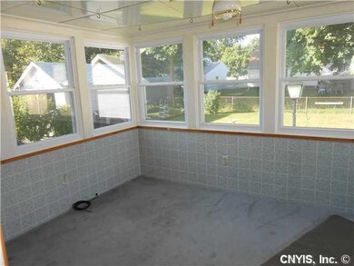 Porch - Enclosed 3 SEASON ROOM