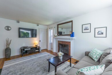 06 Family Room 2