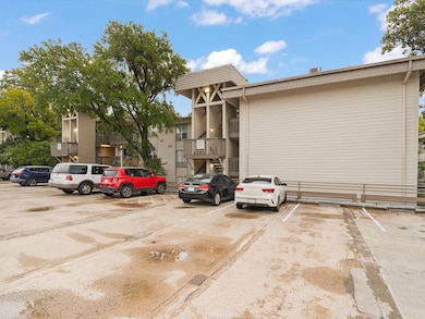 4859 Cedar Springs Rd unit 240, Dallas, TX 75219 - photo 5