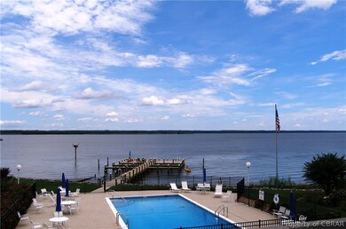 Expansive Views of the River!