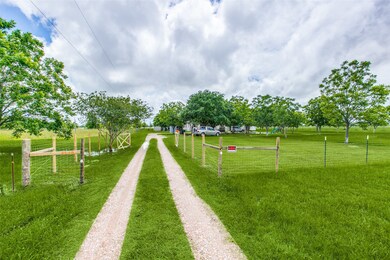 9510 Oberrender Rd, Needville, TX 77461 - photo 2