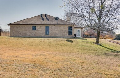 425 Arroyo Dr, Fort Worth, TX 76108 - photo 2