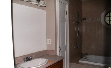 1010 Parkway Dr, Bettendorf, IA 52722 - photo 6