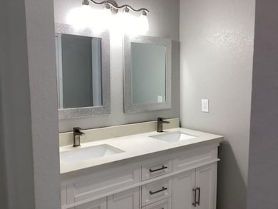 215 Barracuda St, Hitchcock, TX 77563 - photo 2