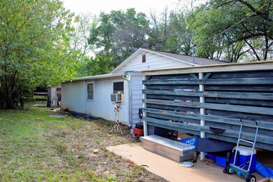 2626 W Johnson St, Denison, TX 75020 - photo 7