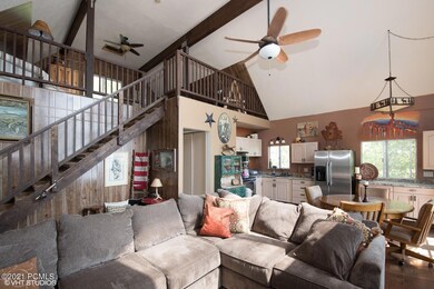 03_1800WUpperCanyonDrLot133_165_LivingRo