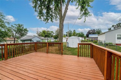 1337 21st Ave SW, Cedar Rapids, IA 52404 - photo 4