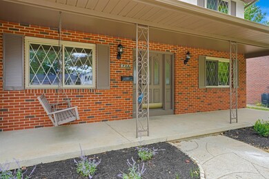 5277 Blue Ash Rd, Columbus, OH 43229 - photo 4