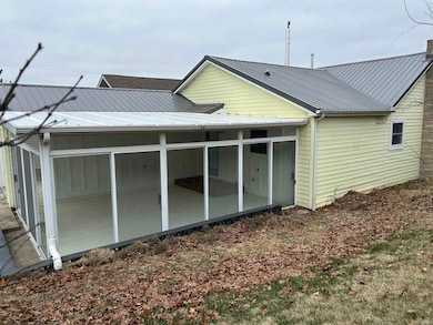 455 W Main St, Bloomfield, IN 47424 - photo 3