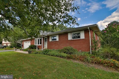 1150 Morris Ln, Slatington, PA 18080 - photo 4