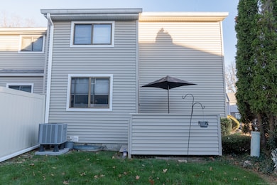 238 Shagbark Dr, Derby, CT 06418 - photo 2