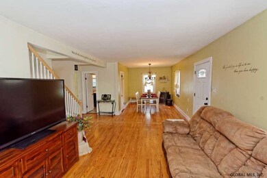 925 Mohegan Rd, Schenectady, NY 12309 - photo 5