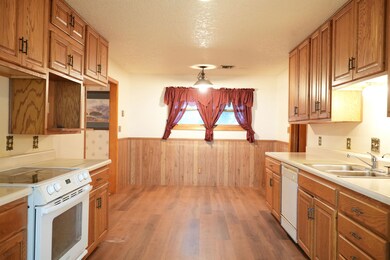 41995 E Highway 23, Farnam, NE 69029 - photo 6