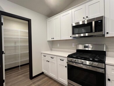 822 Prairie View Dr, West Branch, IA 52358 - photo 6