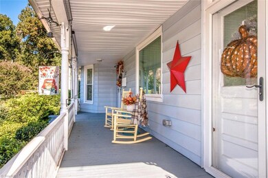 602 N Center St, Statesville, NC 28677 - photo 4