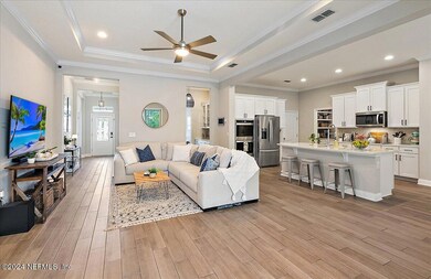 Family Rm to Kitchen