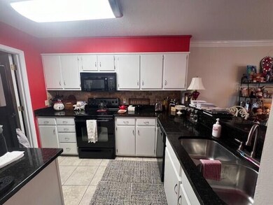 406 S. Thornton kitchen