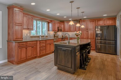 141 N Main St, Perkasie, PA 18944 - photo 5