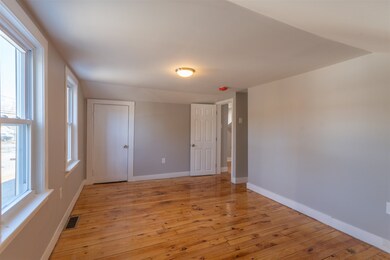 90 Huse Rd, Manchester, NH 03103 - photo 4
