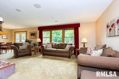 1603 Skyline Dr, Bettendorf, IA 52722 - photo 5