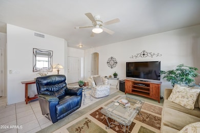 1422 Hazeltine Great Rm (2)