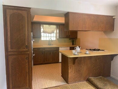 7754 Hereford St, Houston, TX 77087 - photo 5