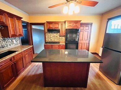 81 Spring St unit 1, Fall River, MA 02721 - photo 3