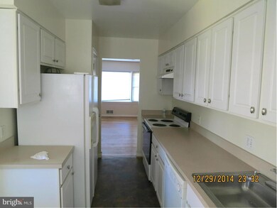 14102 Parkland Dr, Rockville, MD 20853 - photo 4