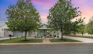 909 Hawthorn Ln, Fredericksburg, TX 78624 - photo 3