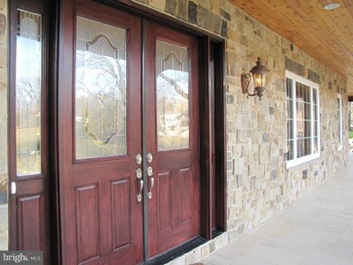 11012 Chandler Rd, Potomac, MD 20854 - photo 4