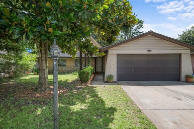 16430 Barcelona Dr, Friendswood, TX 77546 - photo 2