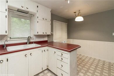 1908 75th St, Windsor Heights, IA 50324 - photo 7