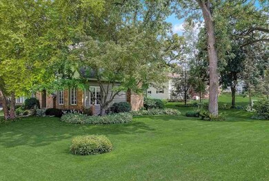 304 Simon Crestway, Waunakee, WI 53597 - photo 2