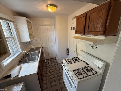 1605 Roanoke Ave, Newport News, VA 23607 - photo 6