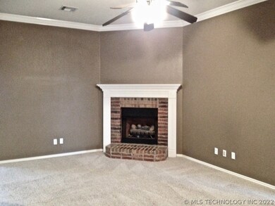 11713 S Locust Ave, Jenks, OK 74037 - photo 3