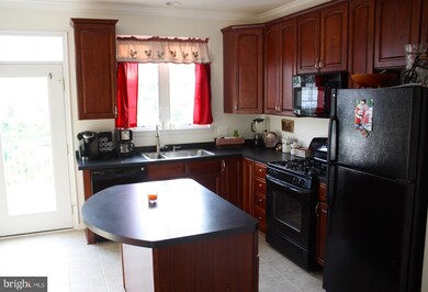 42601 Pine Forest Dr, Chantilly, VA 20152 - photo 3