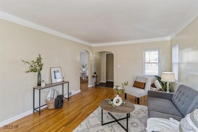 5820 Crown Ln, Des Moines, IA 50311 - photo 3