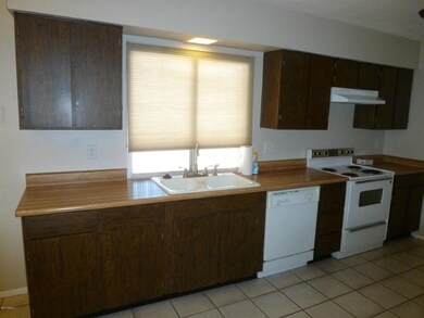 Kitchen with Electric Stove/Oven