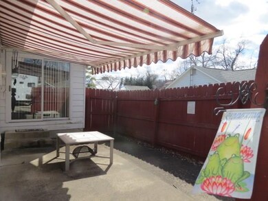 502 N Grand St, Portland, IN 47371 - photo 6